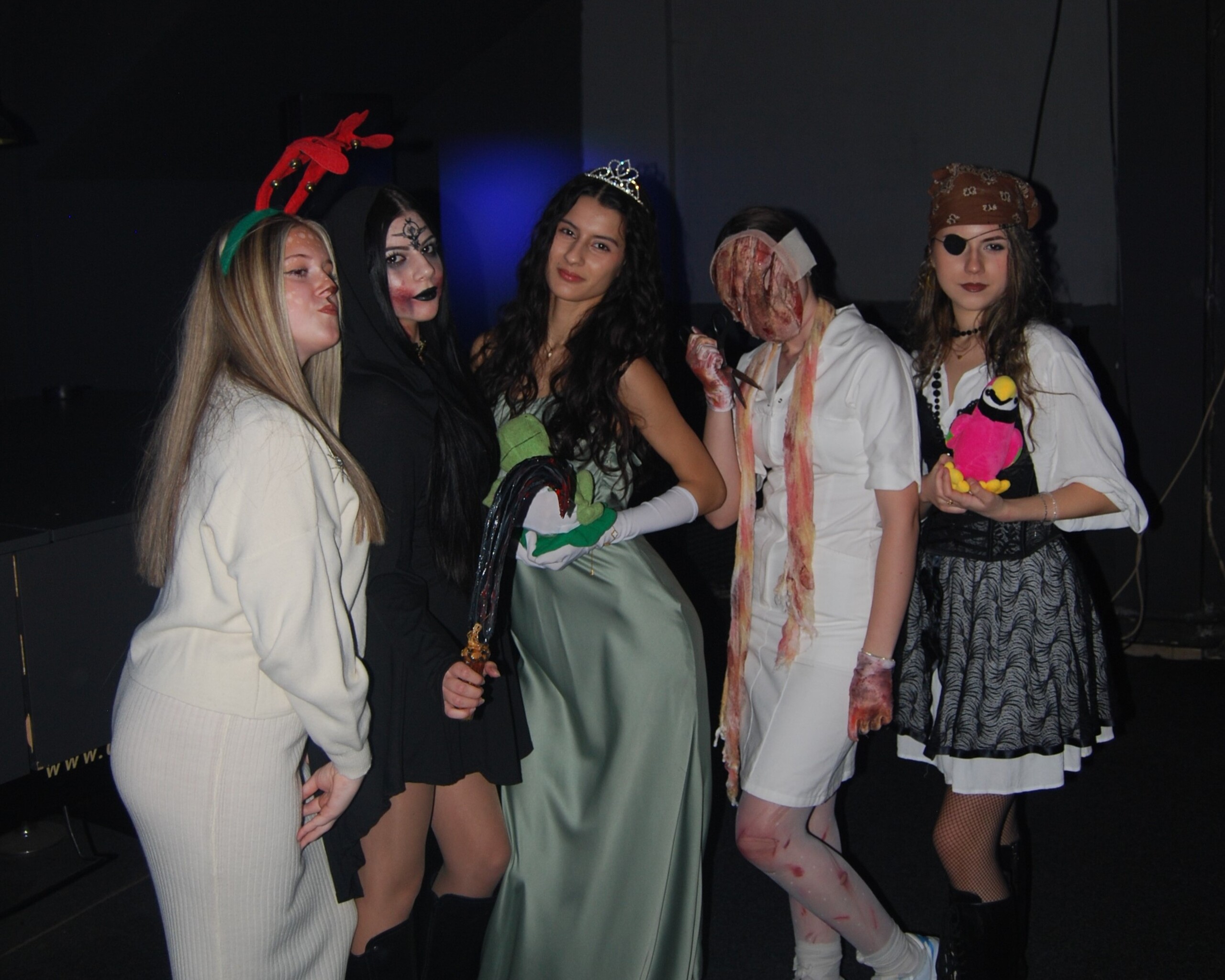 Хуманитарни маскембал у клубу „Плеј” у Краљеву