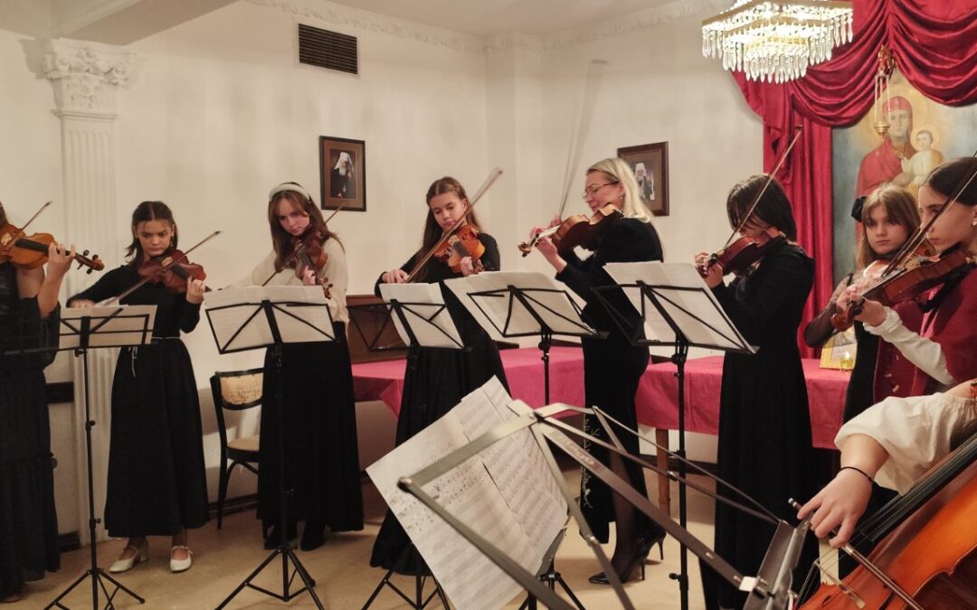 Наступ ученика Музичке школе „Стеван Мокрањац” Краљево у парохијском дому Храма Рођења Пресвете Богородице у Врњачкој Бањи