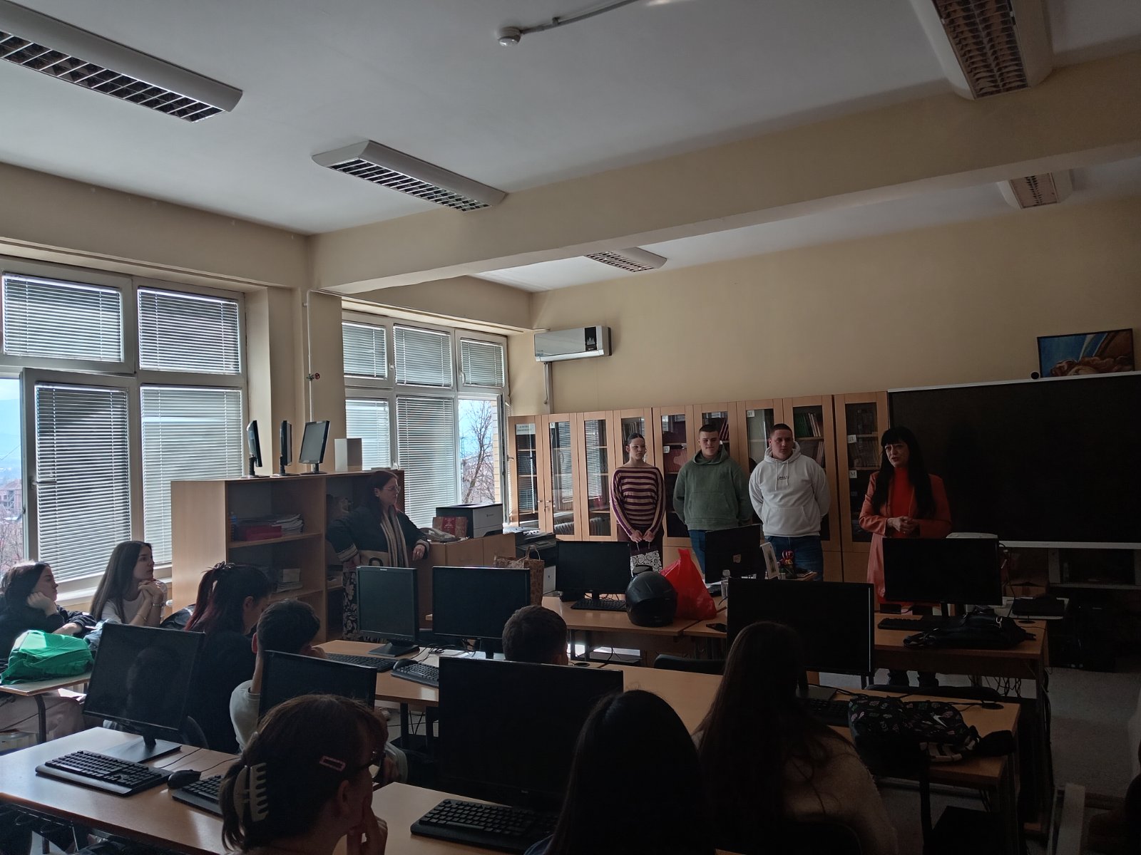 Посета ученика Музичке школе „Стеван Мокрањац” Краљево ученичком парламенту Медицинске школе Краљево