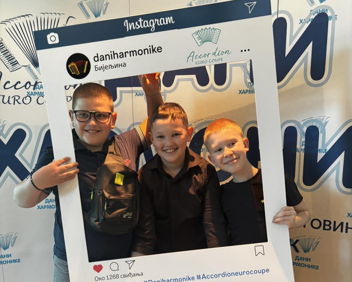 Ученици Музичке школе „Стеван Мокрањац” Краљево освојили другу награду на 18. Међународном фестивалу „Дани хармонике” у Бијељини