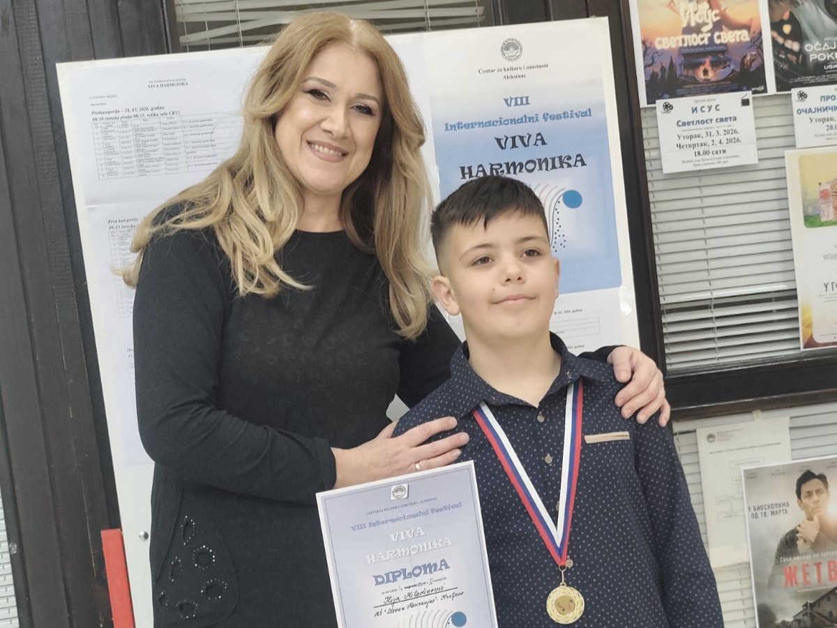 Илија Миладиновић освојио златну медаљу на Интернационалном музичком фестивалу „Вива хармоника” у Алексинцу